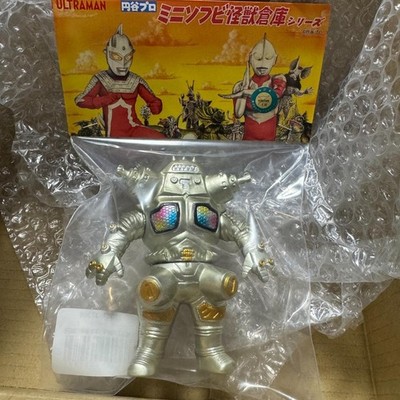 Max Toy King Joe Champagne Gold Sofubi Graveyard Gallery