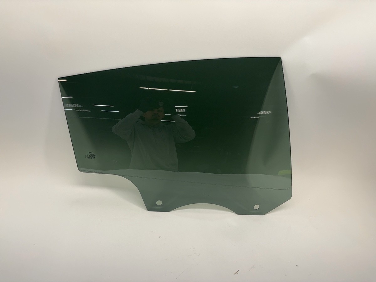 2026 Tesla Model Y Juniper Rear Right Door Glass Laminated 1833124