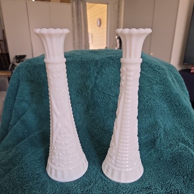 Vintage Anchor Hocking 9'' Milk Glass Bud Vase-Stars and Bars Pattern