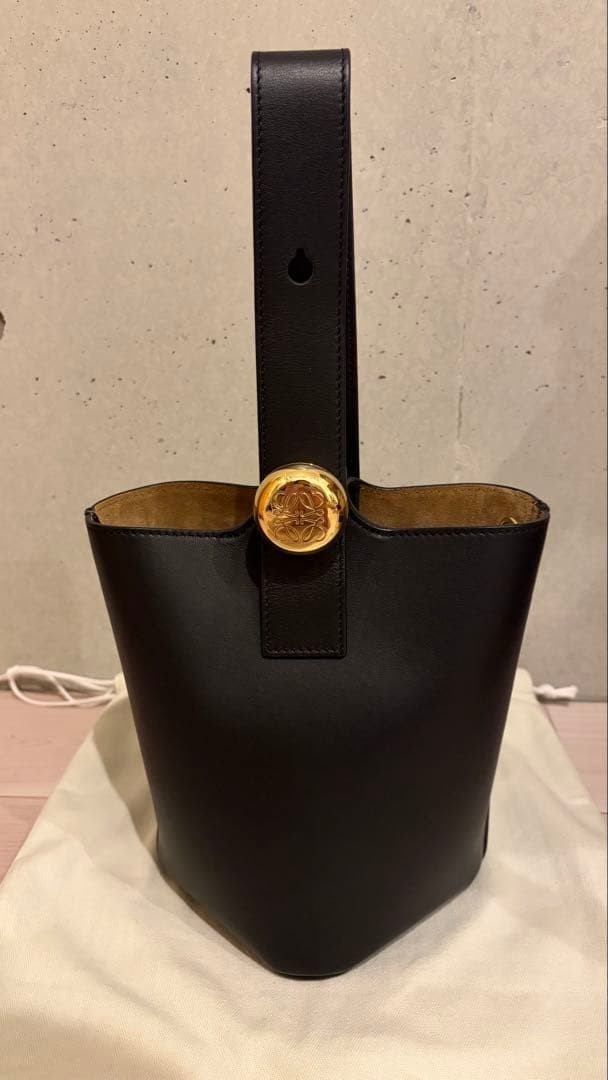 Good Condition LOEWE Pebble Bucket Bag Mini Shoulder Bag Black