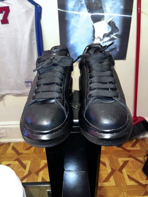 Alexander McQueen  Sneaker  US Black  And Gold 