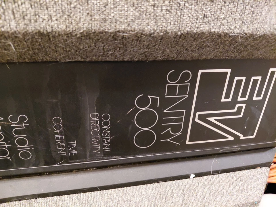 Electro Voice Sentry 500 Studio Monitor Bi Amp Perfect Excepet Wear On The... - Image 3 of 3