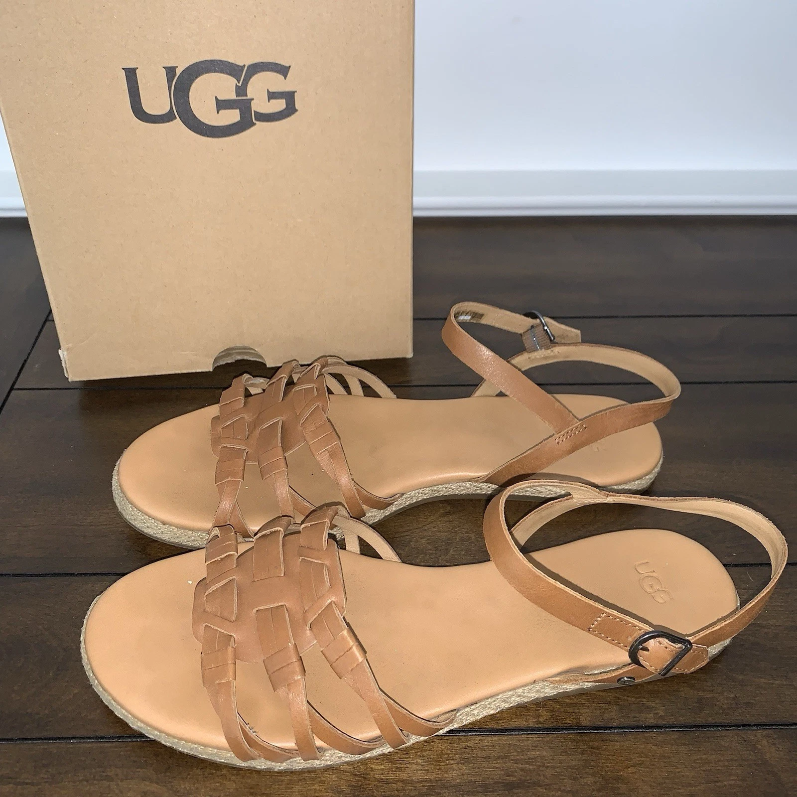 Sandali UGG Larissa ballerine con cinturino in pelle marrone taglia 10 con scatola