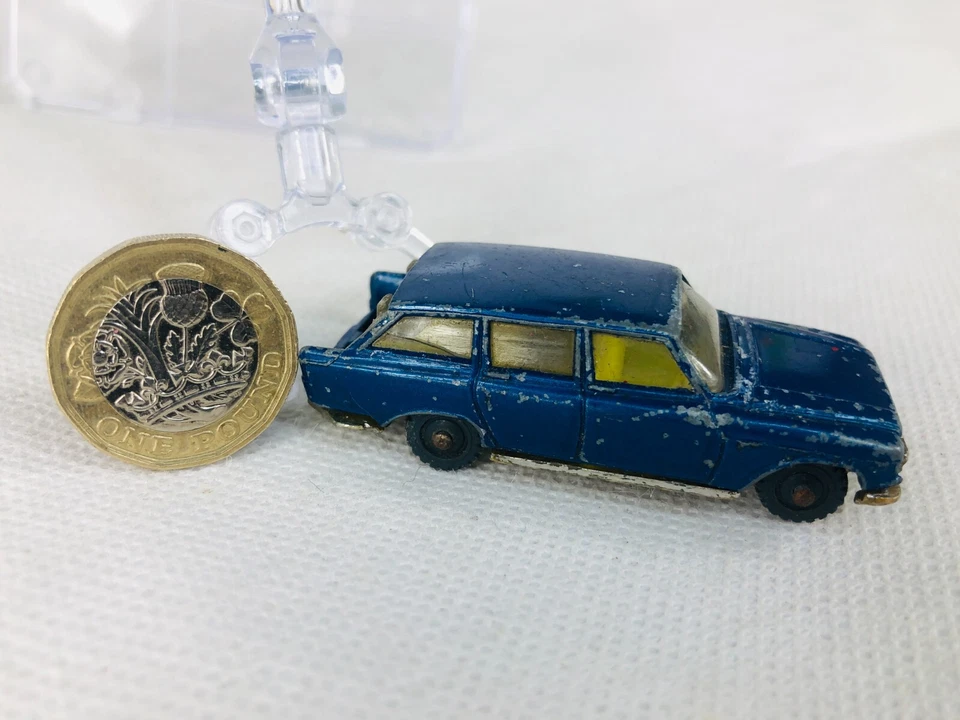 TOY CAR Blue Ford Zephyr 6 Car Husky Broken — 第 2/4 张图片