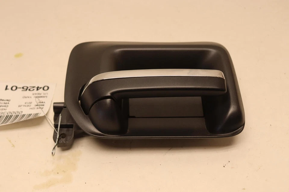 2015-2019 GMC SIERRA 2500 HD CREW CAB REAR LEFT SIDE INTERIOR DOOR HANDLE OEM - Image 2 of 4