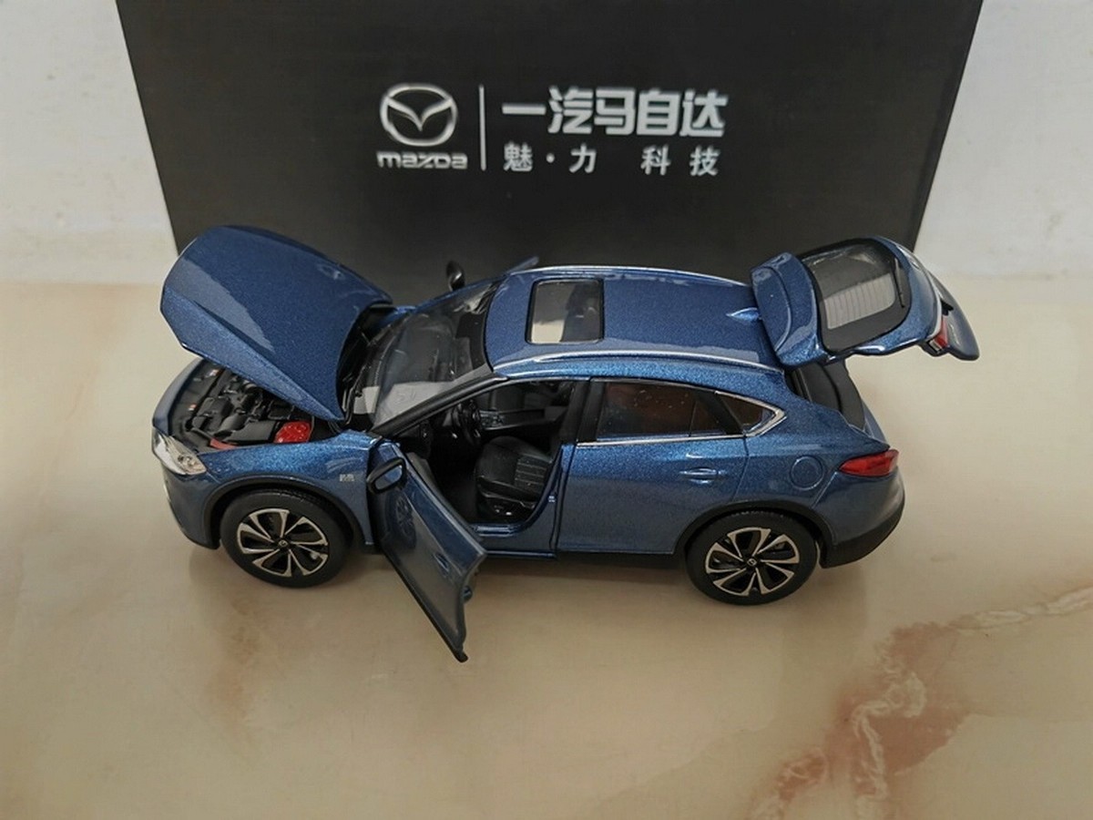 マツダ cx-4 1/32 ミニカー ブルー s-l400.jpg