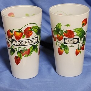 Flying Saucer John Lennon Strawberry Fields Forever Beatles Glass Set Of 2
