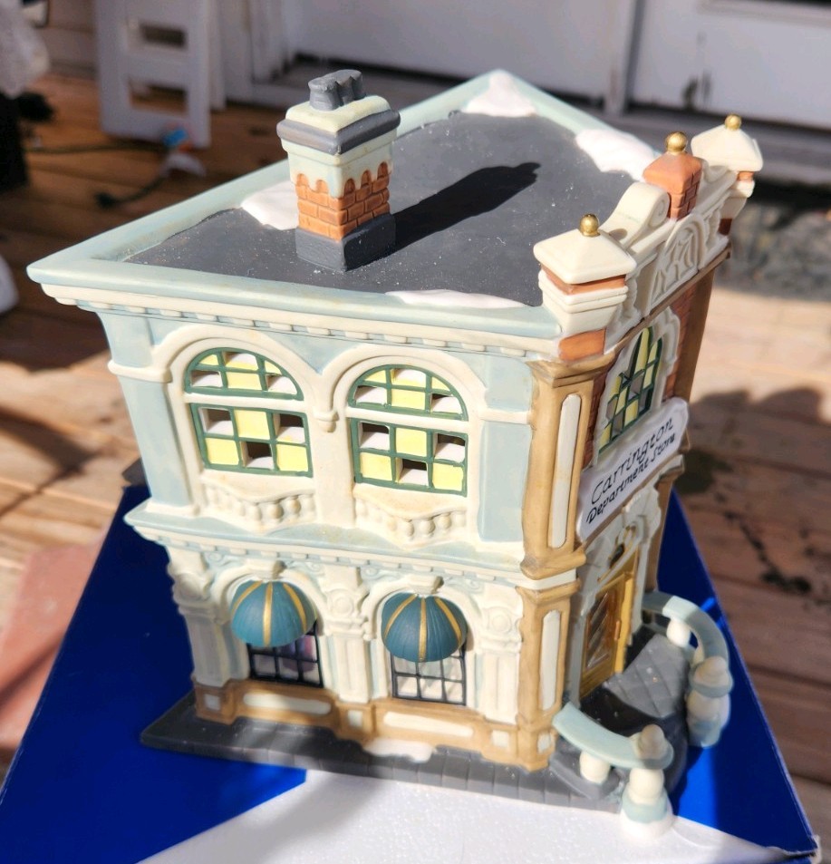 Heritage Village Deluxe Porcelain Lighted House  Doesn't Come With Lighting Eq