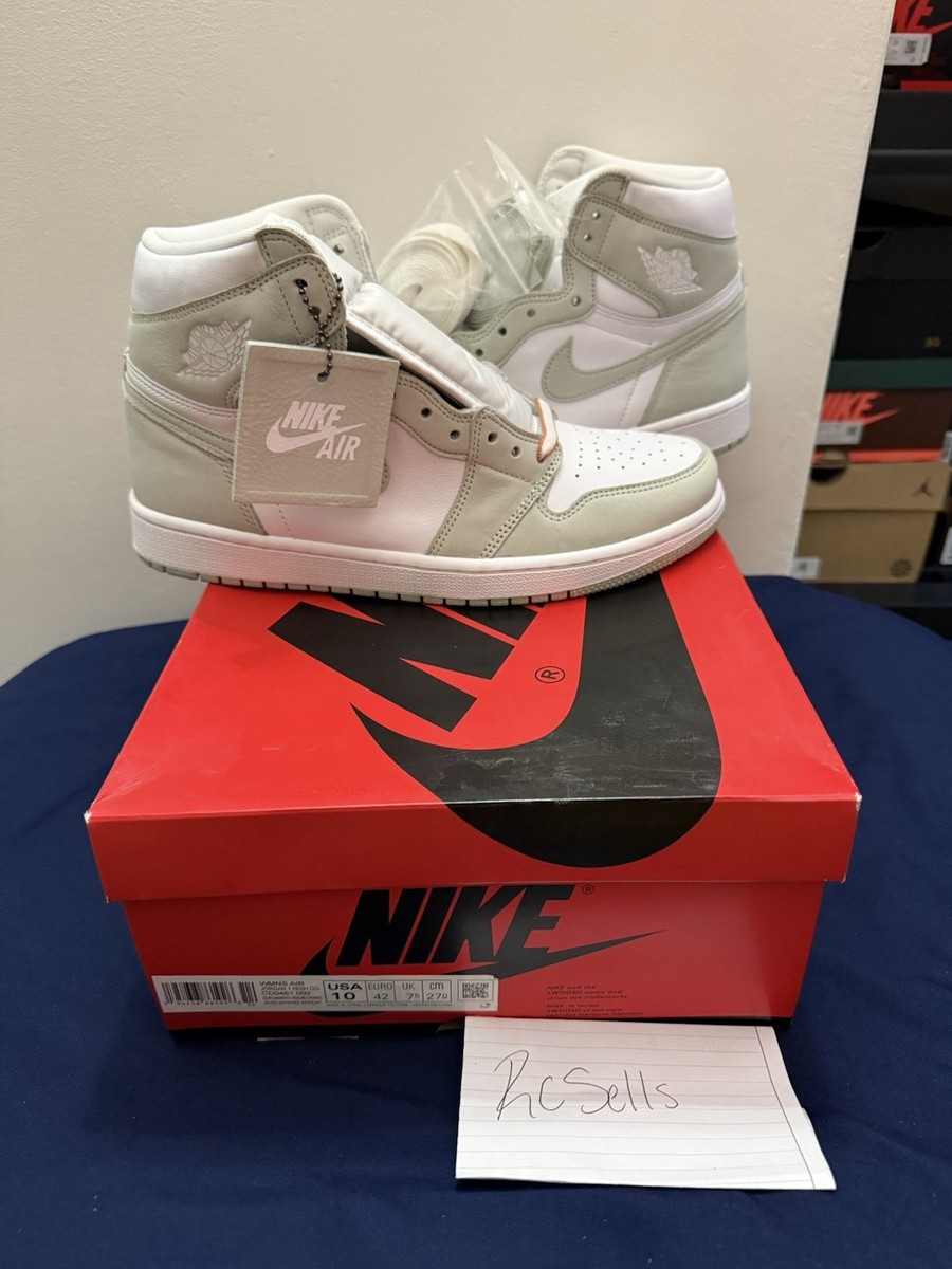 シューズ(女性用) Air Jordan 1 Retro High OG 10 US Amazon.com | Jordan Womens Air Jordan 1 High OG WMNS DO9369