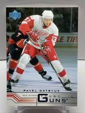 2001 UPPER DECK PAVEL DATSYUK YOUNG GUNS #422 RC OPPONENT IN BACKGROUND *HOBBY