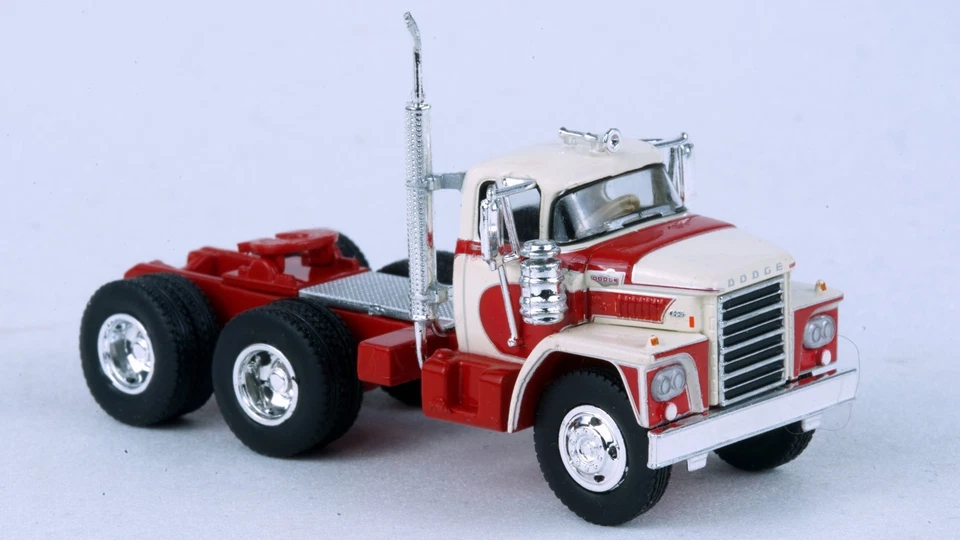 Brekina Dodge CT-900 Day Cab Truck Tractor White/Red #86300 HO 1/87 Scale - Image 4 of 4