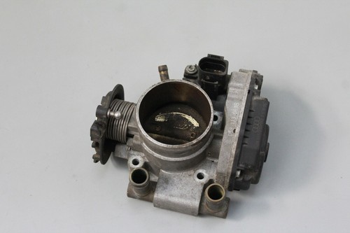 Audi A4 (Typ:B5) DROSSELKLAPPE DROSSELKLAPPENSTUTZEN 058133063B