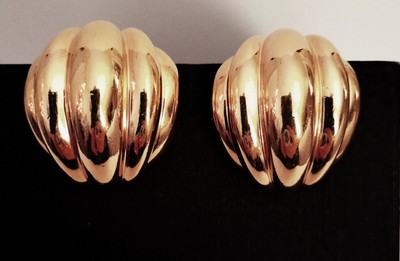 Large Vgt Signed CINER Gold Plated Shell Designer Clip Earrings 