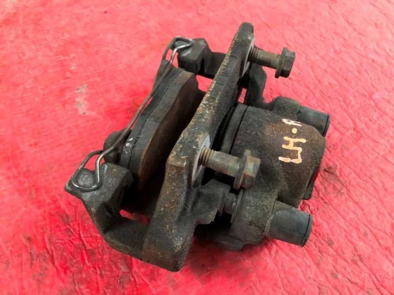 Pinza trasera izquierda Jaguar XJR 95-97 4,0 L sobrealimentada usada con soporte  Foto 3 de 4