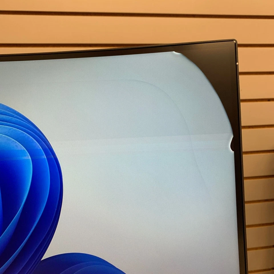 LG Ultragear 32inch QHD 2560x1440 180Hz 1ms 32GS60QC-B Curved Monitor - READ - Image 2 of 4