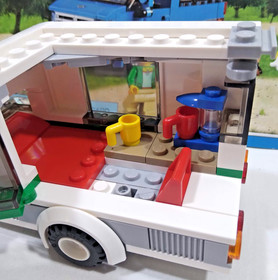 🔥Lego City 60117 Van and Caravan 100% Complete w/ Minifigures and Instructions