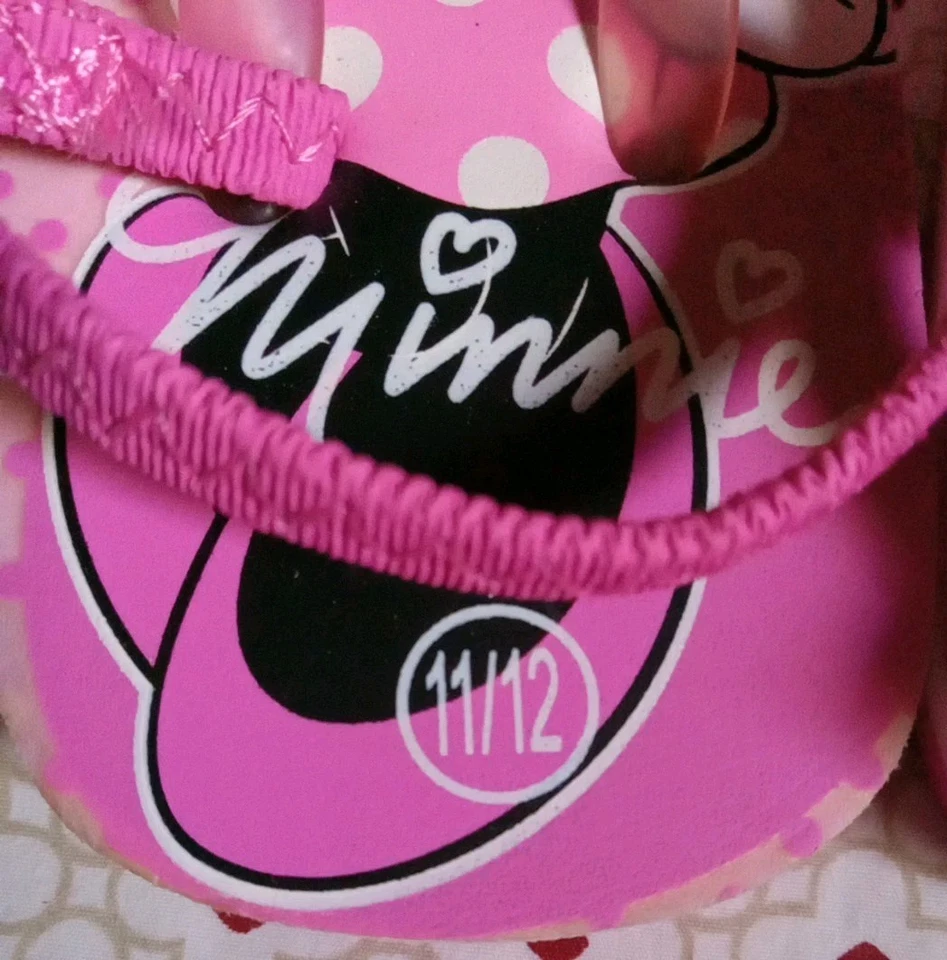 Sandálias Minnie Mouse tamanho 11/12 meninas novas com etiquetas  - Imagem 2 de 4
