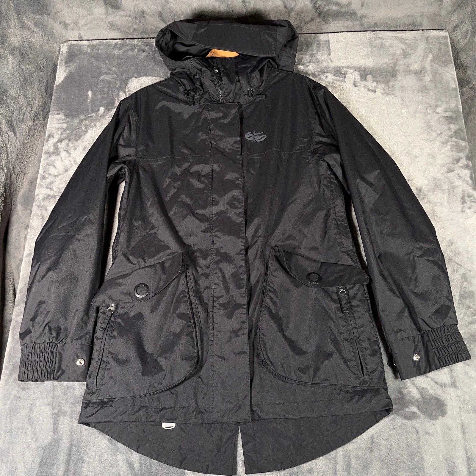 Nike 6.0 Snowboard Jacket Men’s Small Black Hooded Ski Shell Gaiter Winter