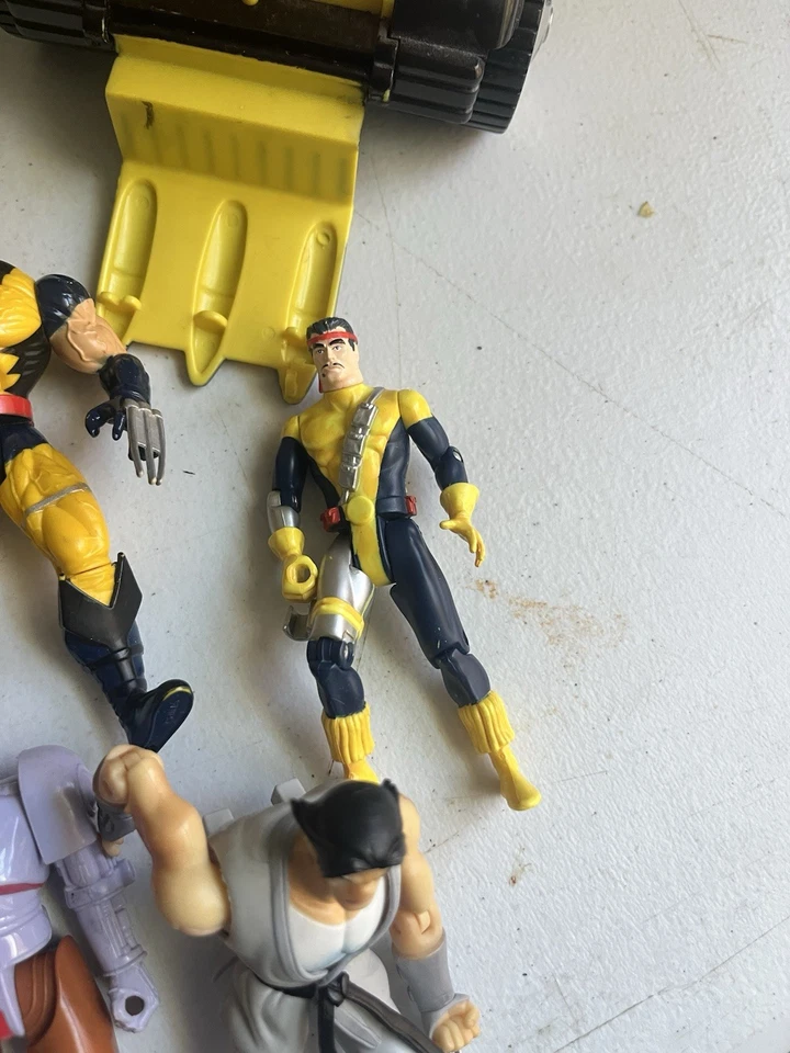 Vintage Lot of 23 1990s Marvel Toybiz X-men Action Figures 5 1/2 w/ jeep - Image 4 of 4