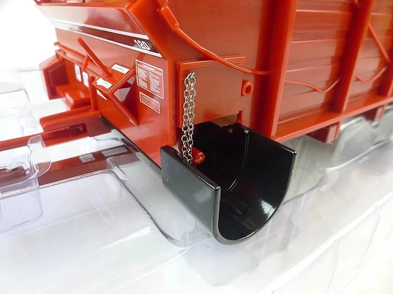 Spec Cast 1/16 International Harvester 120 Forage Wagon with Tandem Axle ZJD1920 - Image 4 of 4