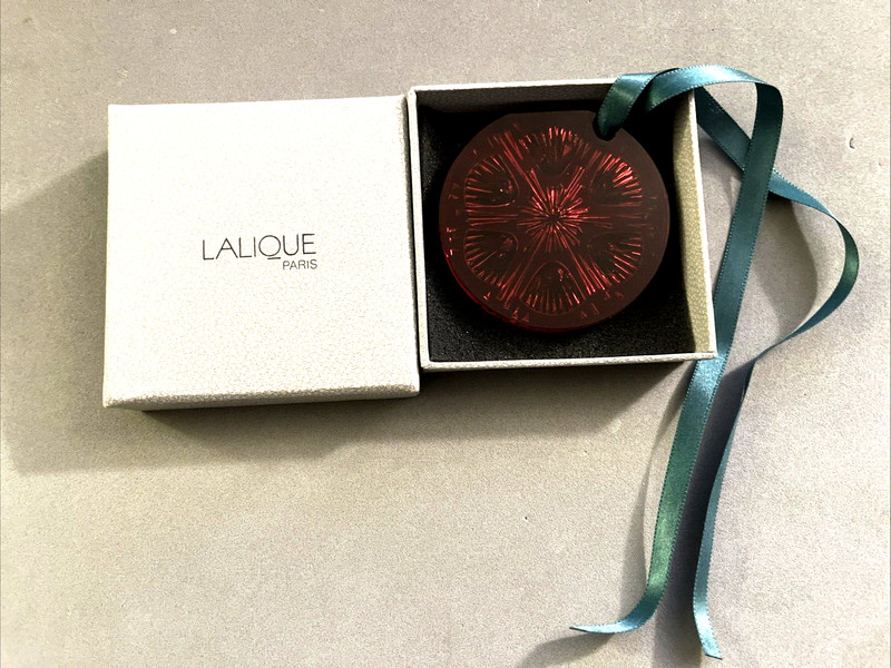 Authentic LALIQUE 2005 NM RED THISTLE CHRISTMAS Crystal ORNAMENT NEW IN BOX!