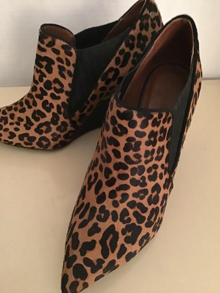 Botas wedge femininas Rachel Roy estampa animal Alexx EUA 6,5 Euro 37 - Imagem 4 de 4