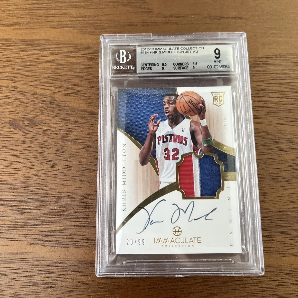 Khris Middleton Basketball Autographed Sports Trading Cards