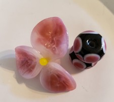 Handmade Beautiful Shades Of Pink Flower Lampwork Glass Bead Lot E6-I