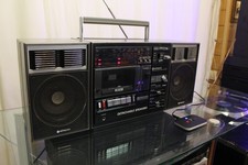 HITACHI TRK-9300EZ RADIO CASSETTE RECORDER (DEFEKT) GHETTOBLASTER  + BLUETOOTH