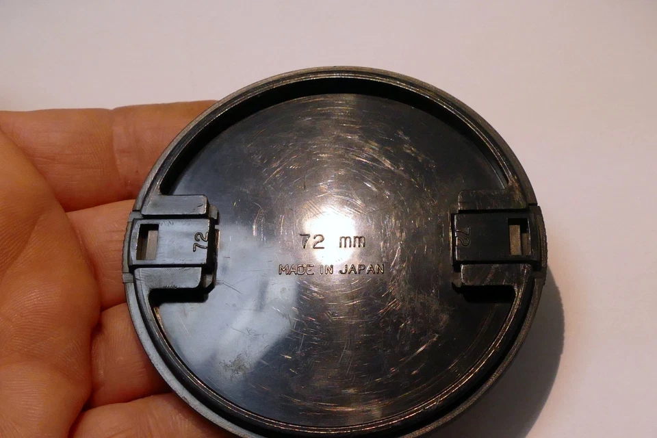 Sigma 72mm Front Lens cap for Sigma 18-35mm f/1.8 DC HSM 17-70mm - Image 3 of 4