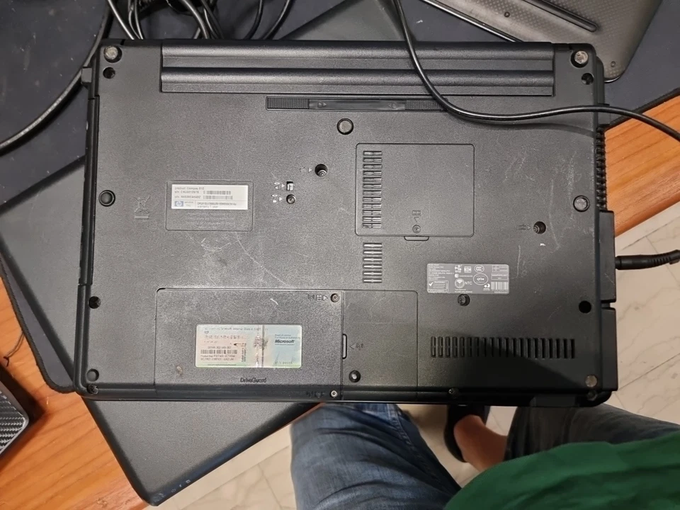 NOTEBOOK COMPAQ 610 INTEL CELERON 560 2GB RAM 120GB Ssd WIFI WEBCAM Batteria No - Immagine 3 di 4