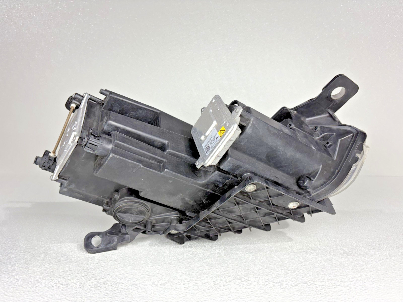 GENUINE 2014-2018 MASERATI GHIBLI LEFT DRIVER HID HEADLIGHT AFS OEM 00670005475