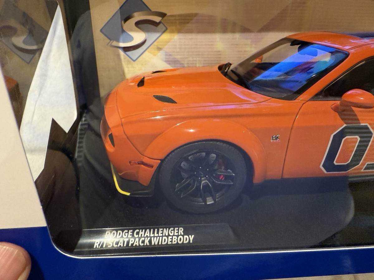 1/18 Solido 2023 Dodge Challenger R/T Scat Pack Widebody