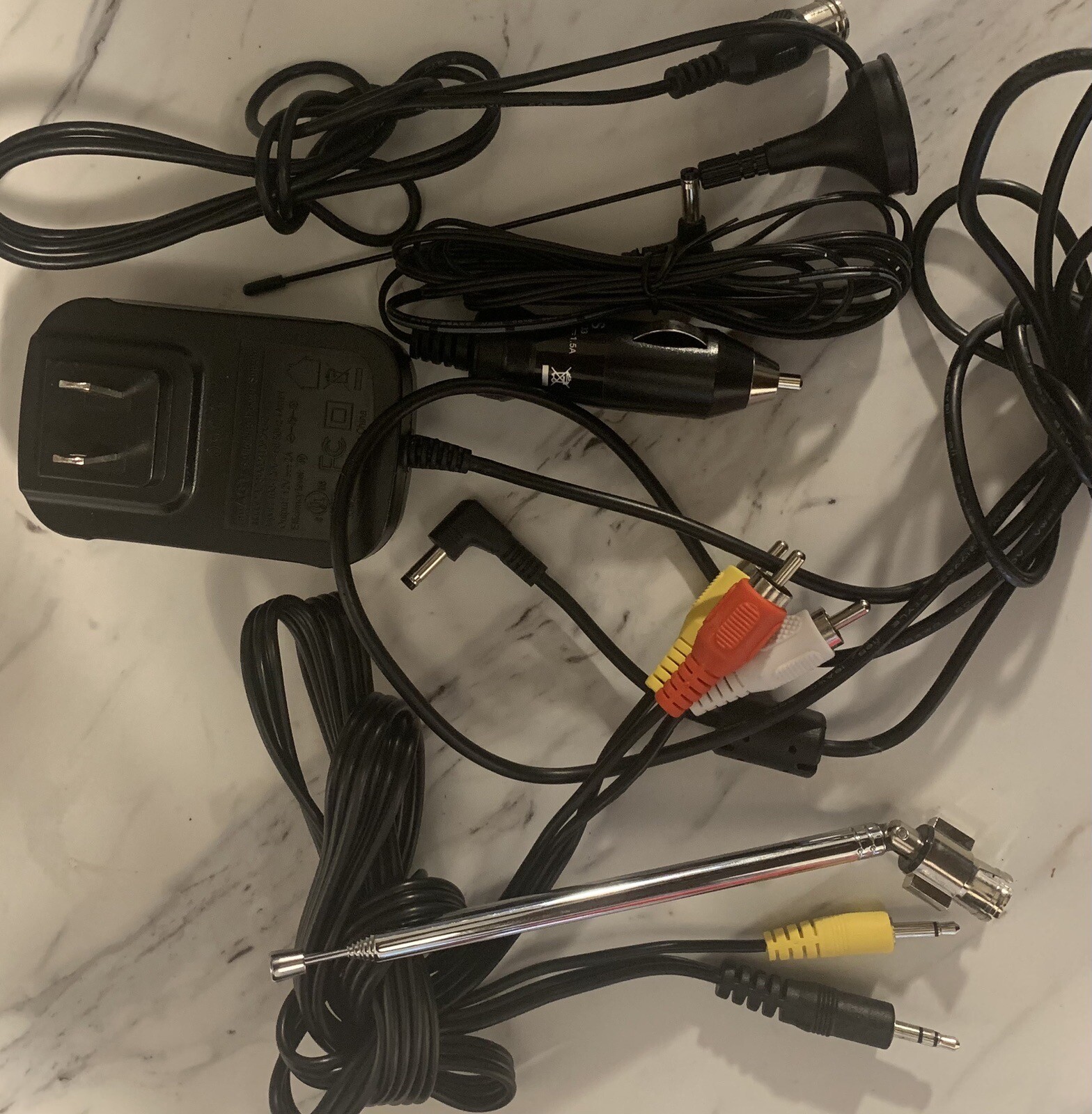 Eviant T10 Black 7" LCD Display Portable Digital Television with Remote