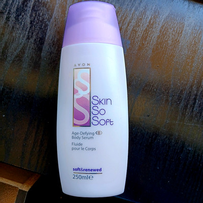 AVON  Skin So Soft Age-Defying Body Serum Fluide pour le Corps 250ml SSS Vintage