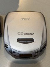 Sony CD WALKMAN Portable CD Player with AC Adapter Silver Edition Pro