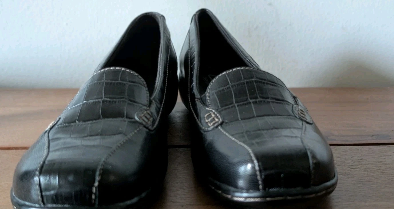 Mocassino donna Clarks Bayou Q taglia USA 8 5 nero in pelle Crocs slip on