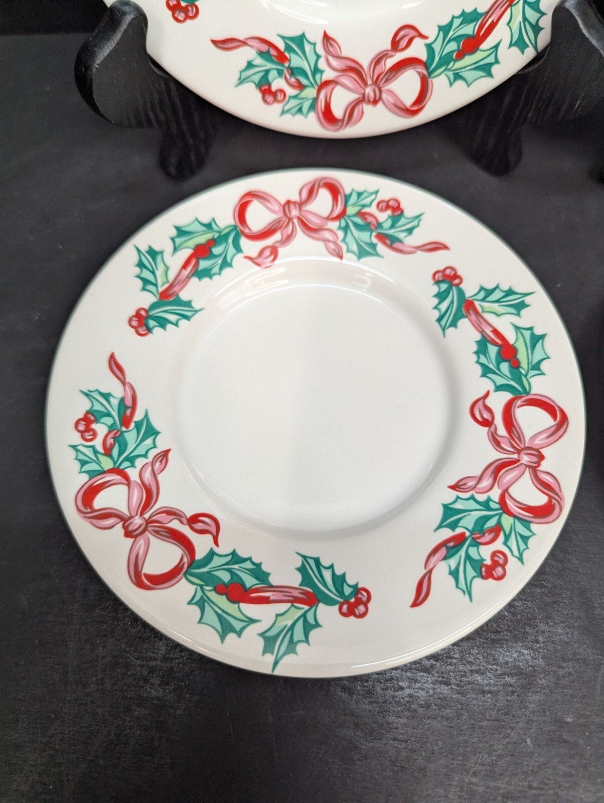 International Tableworks Christmas Ribbons 157 Saucers for Flat Cups Set of 4
