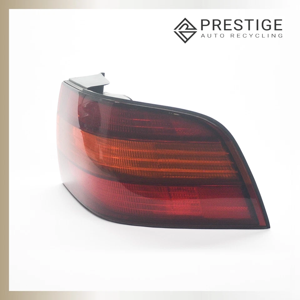 1990-1994 LEXUS LS400 Tail Light Tail Lamp Quarter Right 8155050010 OEM - Image 3 of 4