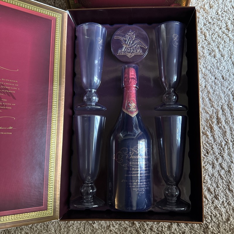 BUDWEISER MILLENNIUM Limited Edition Set Bottle & Four Glasses w/Original Box