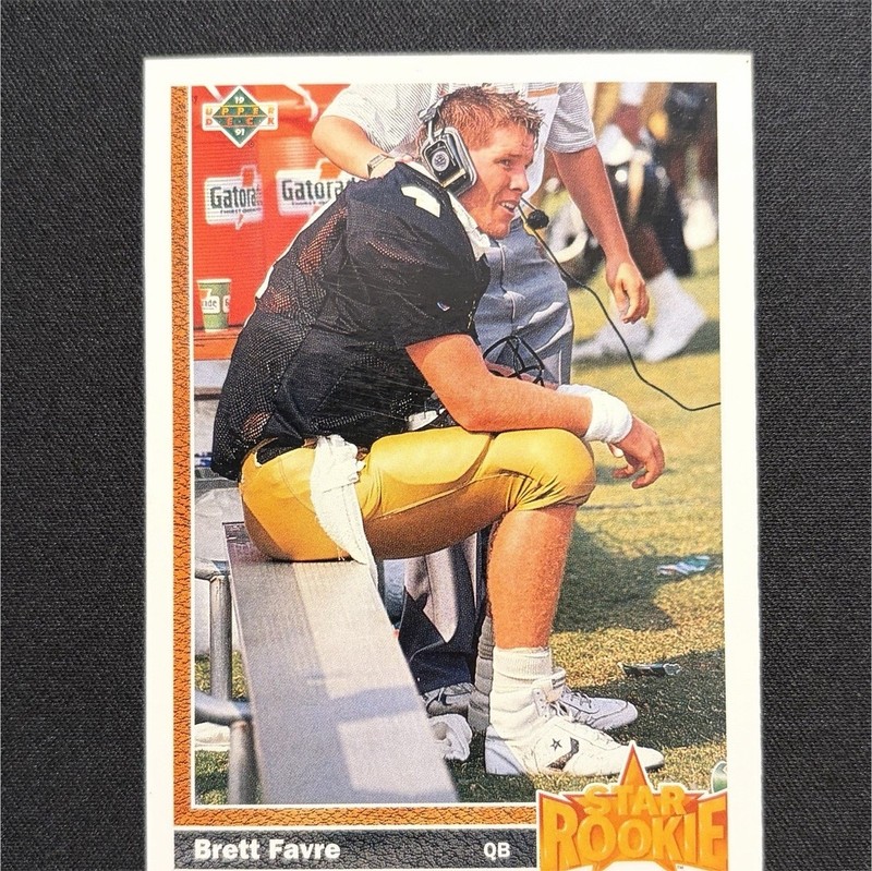 Upper Deck 1991 Brett Favre Star Rookie Atlanta Falcons #13 Football Card