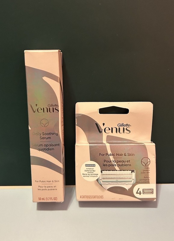 Gillette Venus FOR PUBIC HAIR LOT Razor Blade Refill 4 Pack & Soothing Serum