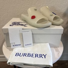 NWT BURBERRY SIZE 37 US 7 Women s Burberry Stingray Rubber Slide Sandals