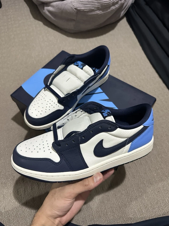 Size 10 - Air Jordan 1 Retro OG Low Obsidian UNC - image 3 of 4