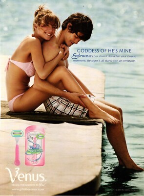 1980s vintage AD VENUS EMBRACE Ladies Shaver & Blades  Couple by the sea  111724