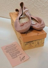 Vintage 1960's CAPEZIO Ballet Shoe size 5 B Pink Teknik w/ Original Box