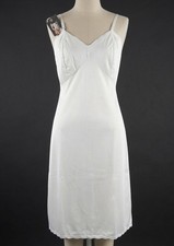NWT 1960s Vintage Ivory White Slip GAYMODE by Penney  s Scalloped Bridal Romantic