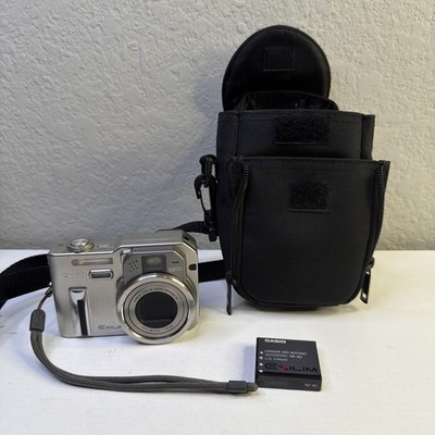 Casio Exilim EX-P600 Silver 6.0MP Digital Camera Battery Carrying Case 6.0 MP