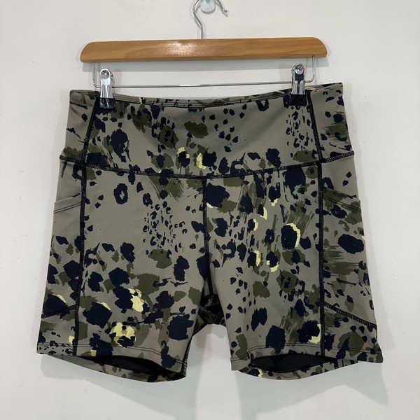 Rock Wear Activewear Bottom Women AU 16 Bike Shorts Stretch Pockets Green Camo