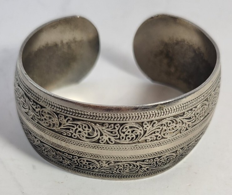 Tiber Silvertone Flower Cuff Bangle Bracelet 28 mm - image 1